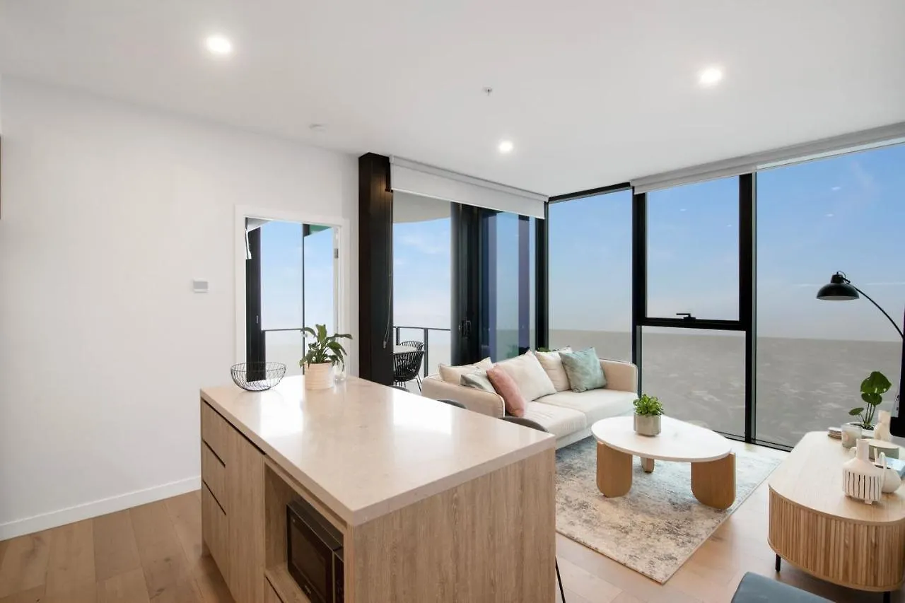 Broadbeach Island 2 Bedroom Casino Apartment - Coasthm Gold Coast