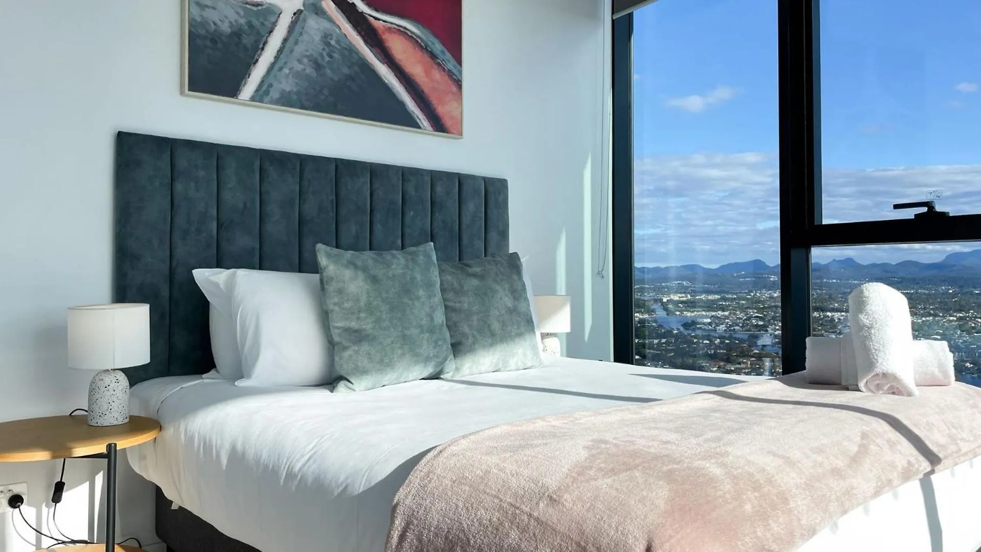 Broadbeach Island 2 Bedroom Casino Apartment - Coasthm Gold Coast